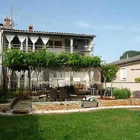 Apartment Davorka Fazana