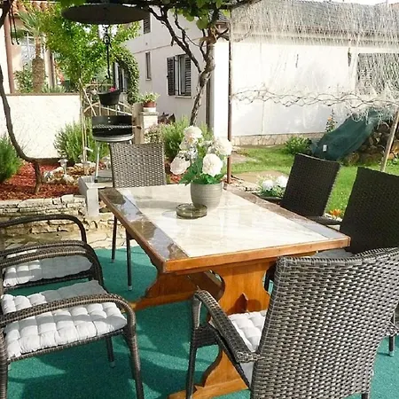 Davorka Apartment *